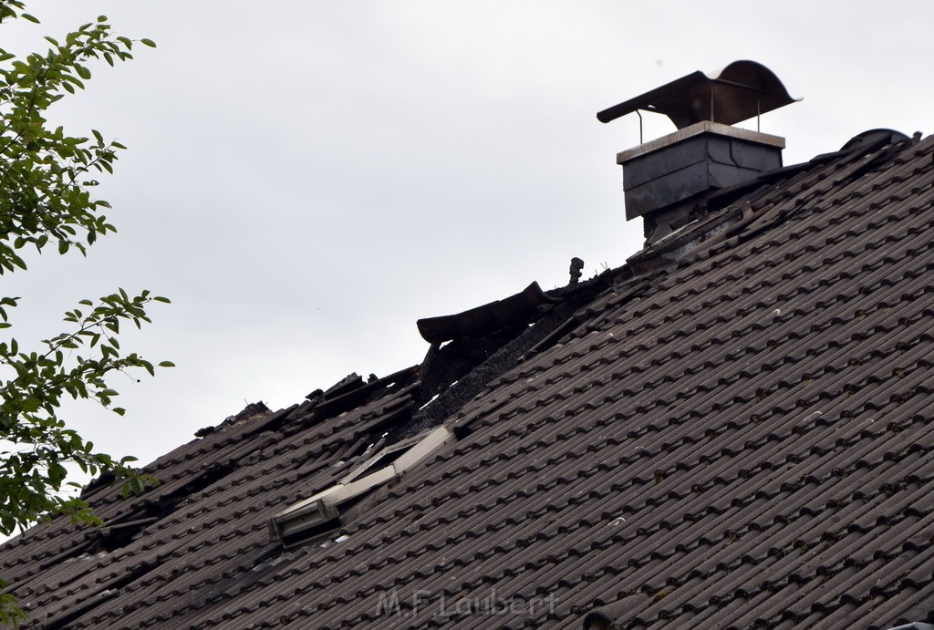 Schwerer Brand in Einfamilien Haus Roesrath Rambruecken P093.JPG - Miklos Laubert